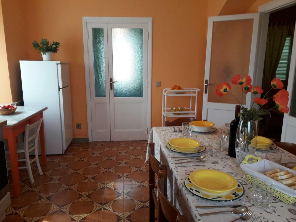 Alle Preci Country House Santa Restituta Екстер'єр фото